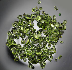Uindfattede peridoter ca. 95 ct.