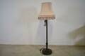 Golvlampa i trä, dubbelkopplad, höjd 152 cm