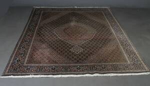 Persisk tabriz, uld på bomuld, 350 x 250 cm.