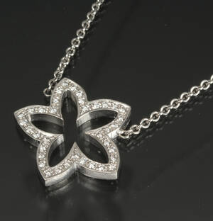 Ole Lynggaard. Anemone collier, 18 kt hvidguld