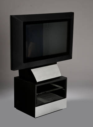 Bang  Olufsen Beovision 3-32 med bord 2