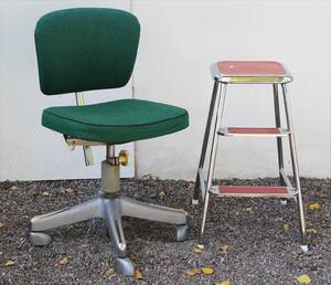 Möbler 2 delar, omkring 1900-talets mitt