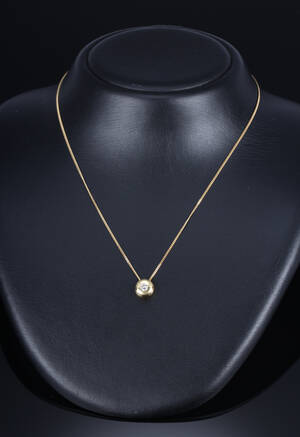Brillant solitairevedhæng af 18 kt. guld, i alt ca. 0.25 ct Denne vare er sat til omsalg under nyt varenummer 4137622