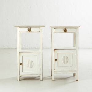 Pottskåp gustaviansk stil