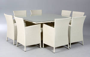 Havemøbler. Firkantet bord samt otte armstole, råhvid polyrattan 9