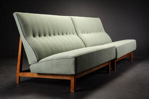 Par sofaer med stel af egetræ, 1950erne 2 Denne vare er sat til omsalg under nyt varenummer 4350850