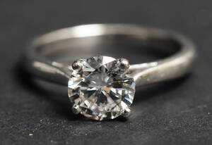 Solitairering med brillant på ca. 1.25 ct