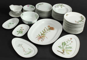 BG. Spisestel dekoreret med blomster 44