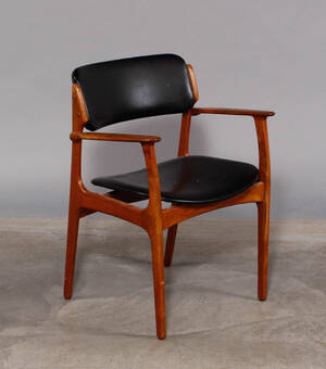 Erik Buch. Armstol, teaktræ Denne vare er sat til omsalg under nyt varenummer 4726504