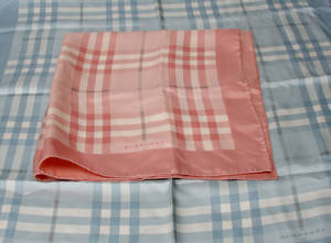 Burberry. To silketørklæder 2