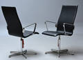 Arne Jacobsen. Par Oxford armstole, Red Label fra 2008 med tilhørende ID-kort 2 