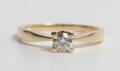 Scrouples  Solitairering med brillant på ca. 0.20 ct