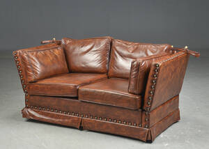 Møbelproducent. Topersoners sofa
