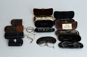 Parti äldre glasögon