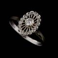 Ring 18 k vitguld diamanter