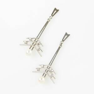 Örhängen 1 par 18 k vitguld diamanter