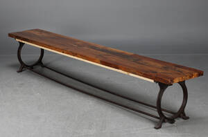 Lång trädgårdsbänk, gjutjärn och trä