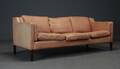 Dansk møbelproducent. Tre-personers sofa, læder Denne vare er sat til omsalg under nyt varenummer 4955745