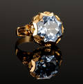 Guldring med synt. spinel
