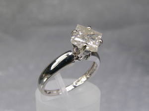 Solitär Diamantring in Weißgold