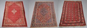 Tre orientalske tæpper, 217x142, 200x130 og 194x135 cm 3