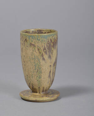 Arne Bang. Vase på rund fod, stentøj, nr. 97