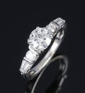 Brillant- solitairering af 18 kt. hvidguld, i alt ca. 1.38 ct