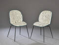 Gubi. Et par stole, model Beetle Chair 2