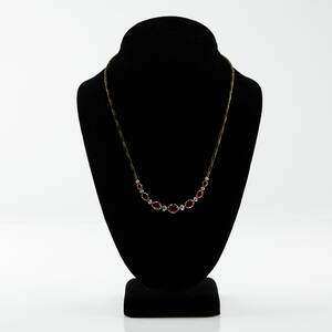 Collier 14 k rödvitguld rubiner briljanter