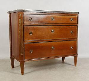 BYRÅ MED STENSKIVA, gustaviansk, 1800-talets första hälft.