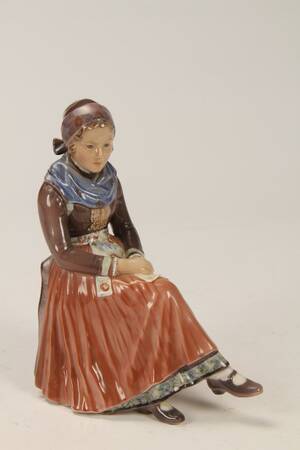 Dahl Jensen. Amagerpige, figur nr. 1110, 1. sort.