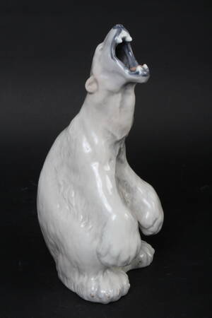 Royal Copenhagen. Isbjørn af porcelæn, nr. 502