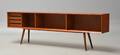 Dansk møbelproducent. Åben skænk i teak. L. 200 cm