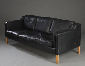 Stouby. Tre-pers. sofa model Eva, sort læder
