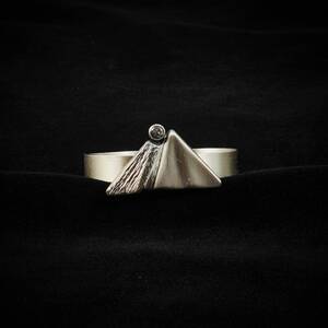 Armband, Finn Filing