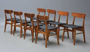 Farstrup. Et sæt på otte stole af teak. 8