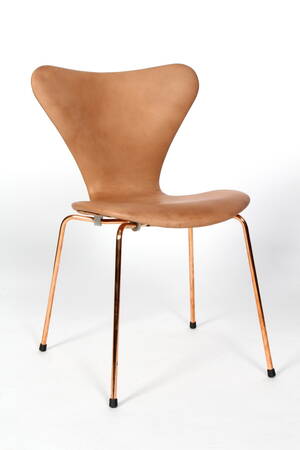 Arne Jacobsen. Fuldpolstret 3107, Anilin læder.