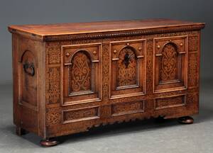 Kiste af egetræ, 1700-tallet Denne vare er sat til omsalg under nyt varenummer 4971253