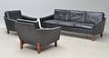 Skandinavisk design. Tre-pers. sofa samt par hvilestole3