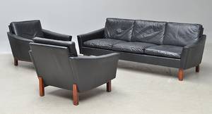 Skandinavisk design. Tre-pers. sofa samt par hvilestole3