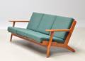 Hans J. Wegner 1914 - 2007. Tre-pers sofa, model GE-290
