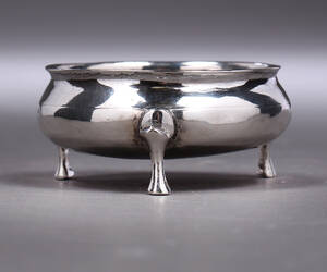 Russisk saltkar af sølv, ca. 1800 Denne vare er sat til omsalg under nyt varenummer 4346401