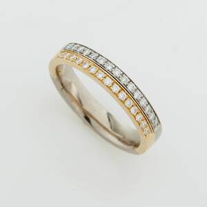 Ring 18 k rödvitguld briljanter