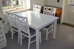 Matgrupp bord 4 stolar