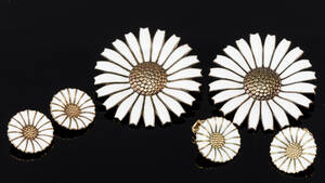 Marguerite brocher og øreclips 4