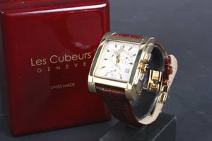 Les Cubeurs Geneve. Chronograph herreur. Med garantibevis