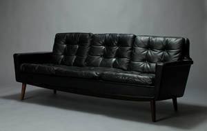 Dansk møbelproducent. Tre-pers. sofa