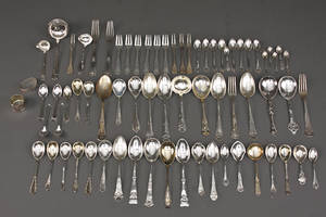 Samling blandet sølvbestik 70