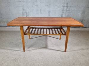 Soffbord i teak, 122x60cm och 58cm hög