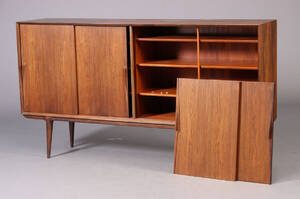 Omann Jun. Høj skænk, palisander